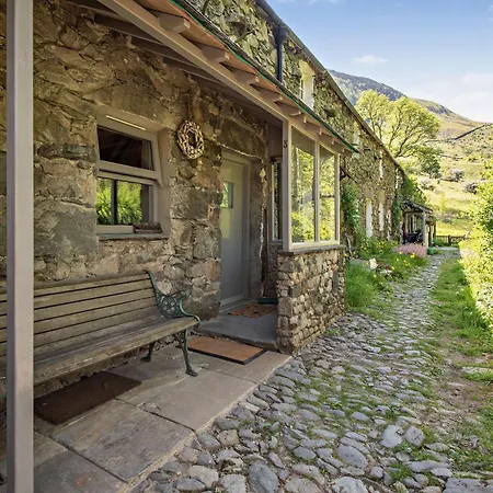 2 Bed In 92087 Holiday home